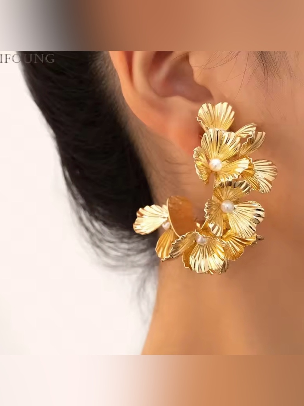 House of Harlow 1960 Metal Flower Post Earrings half Large loop hoop w/ pearls